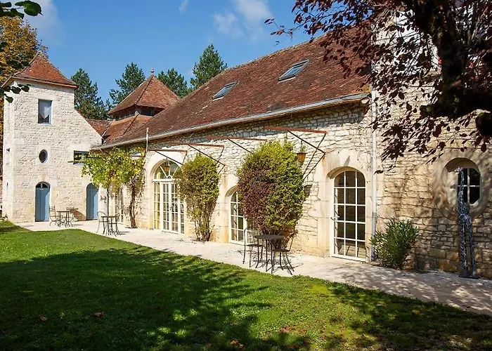 Holiday home Chateau Du Raysse Cazoules