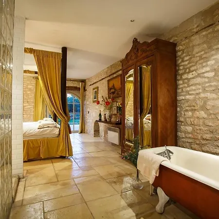 Château Du Raysse Hébergement de vacances