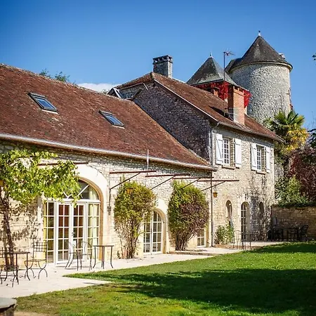 Château Du Raysse Hébergement de vacances *